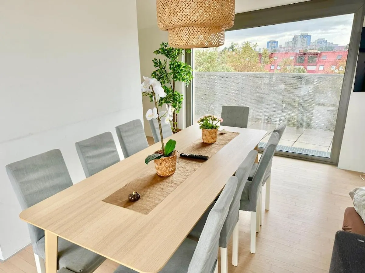 Modern 4 Bedroom Penthouse With Free Parking 0*, Vienna Austria