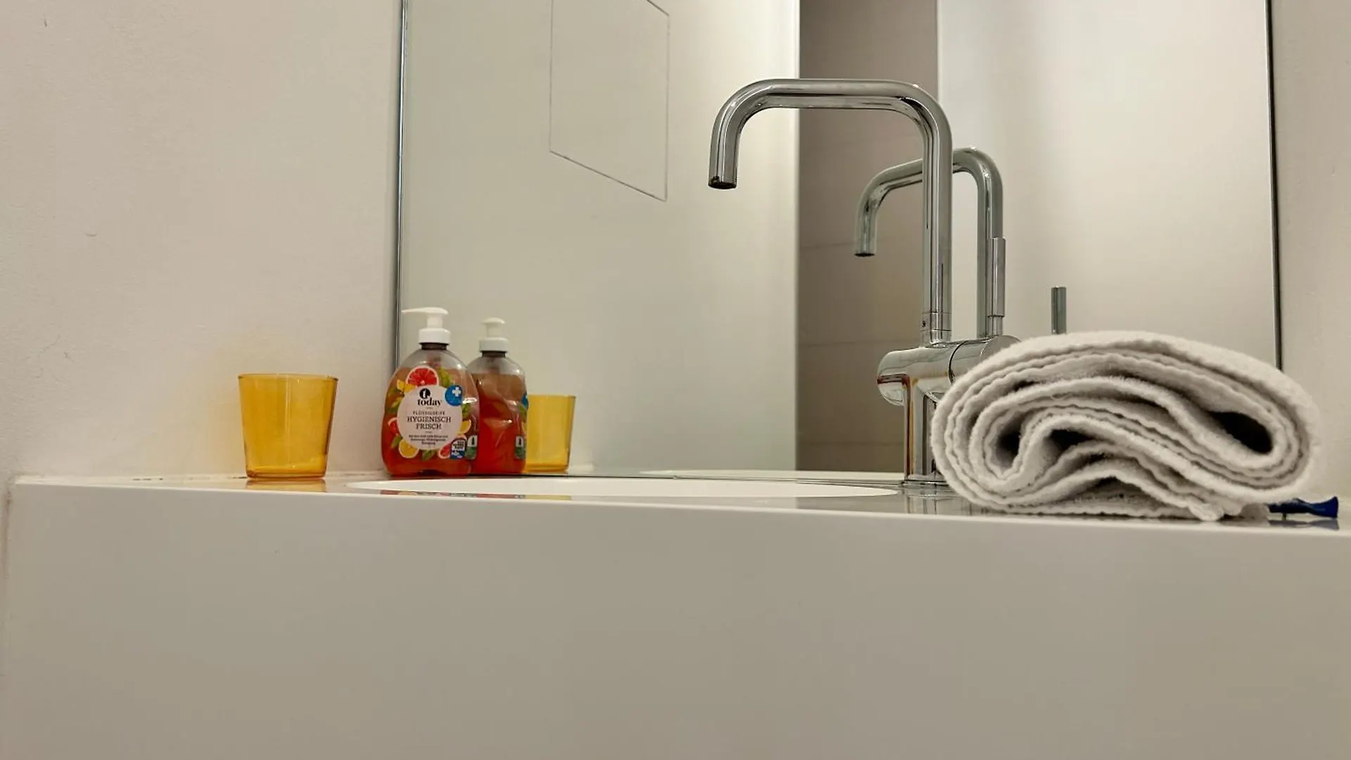 Modern 4 Bedroom Penthouse With Free Parking 0*, Vienna Austria