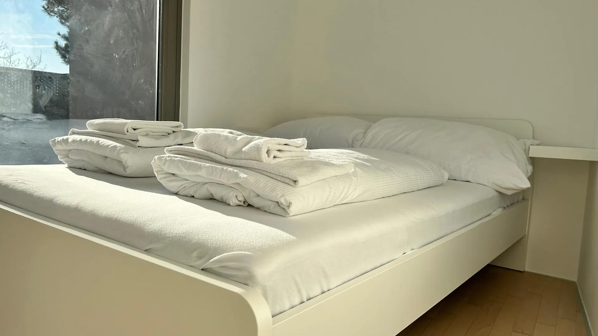 Modern 4 Bedroom Penthouse With Free Parking شقة فيينا