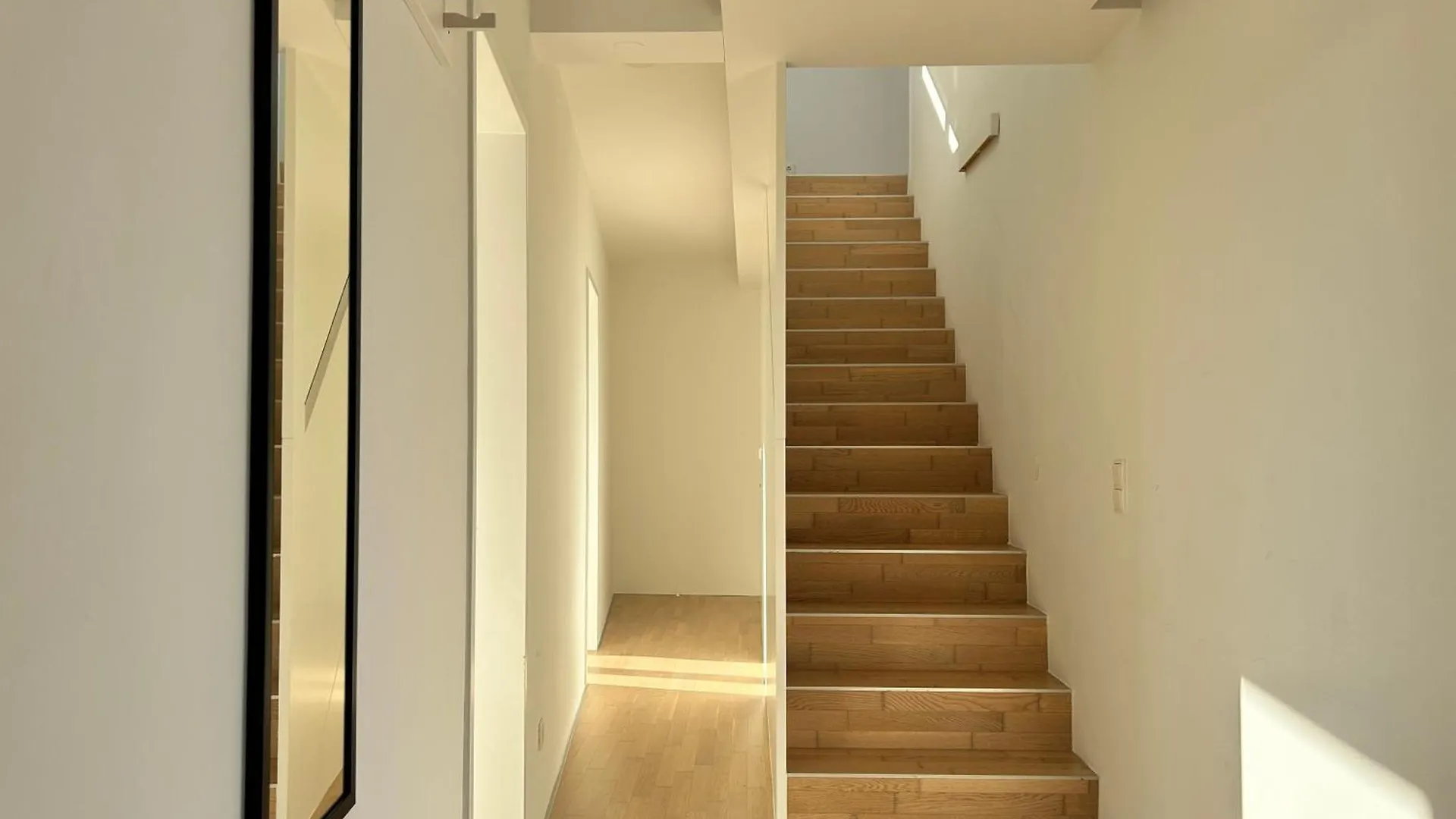 Modern 4 Bedroom Penthouse With Free Parking