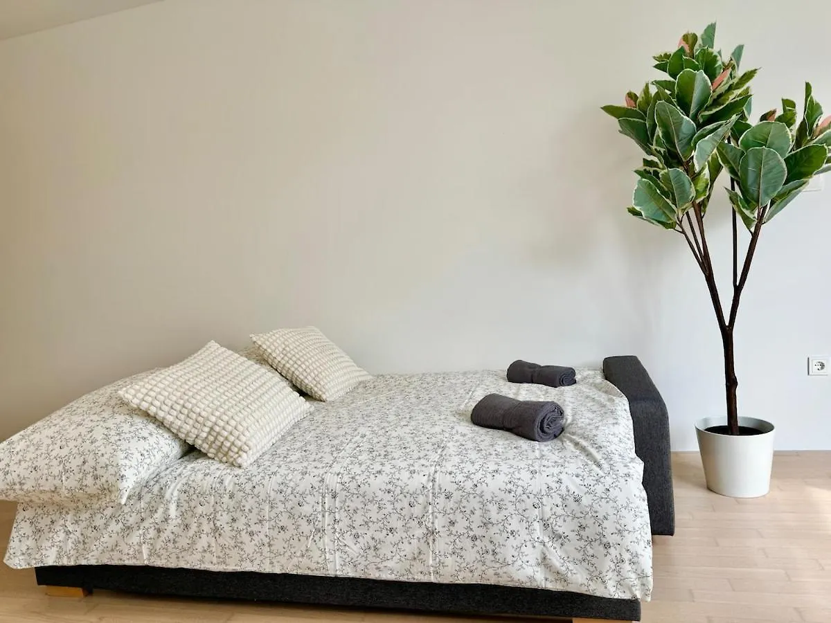 Modern 4 Bedroom Penthouse With Free Parking شقة فيينا