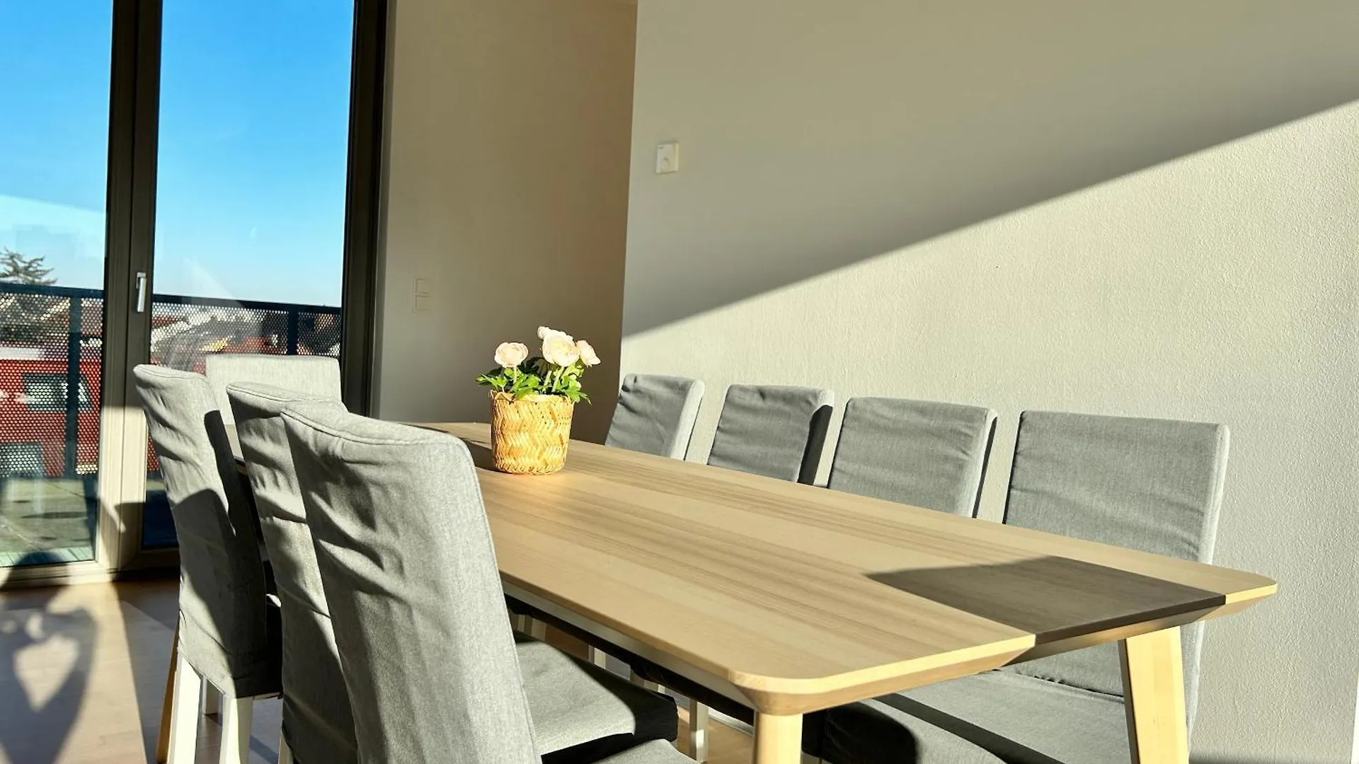 Modern 4 Bedroom Penthouse With Free Parking شقة فيينا
